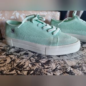 Steve Madden Cool Planet Mint Colored Lace Up Sneakers